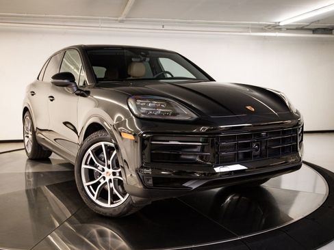 Certified 2026 Porsche Cayenne AWD/4WD image 9