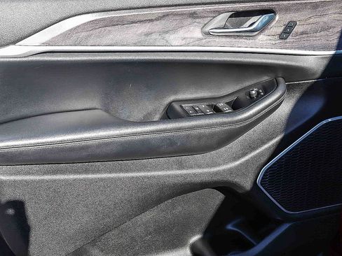 Used 2022 Jeep Grand Cherokee L Limited image 29