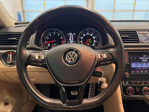 Used 2017 Volkswagen Passat 1.8T R-Line w/ R-Line Lighting Package FWD image 20