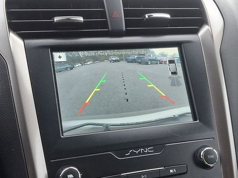 Used 2019 Ford Fusion SE image 20