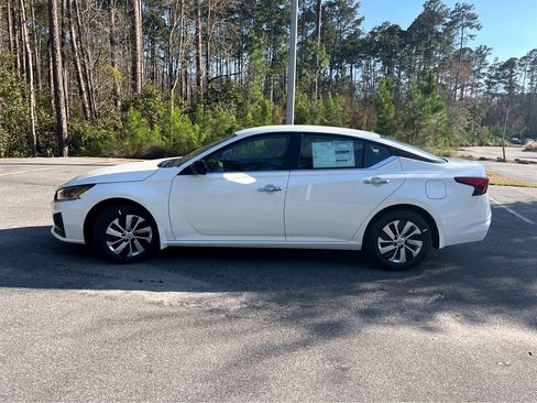 Used 2024 Nissan Altima 2.5 S image 33
