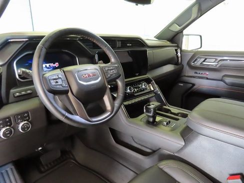 Used 2023 GMC Sierra 1500 AT4 w/ AT4 Premium Package image 4