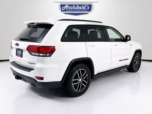 Used 2018 Jeep Grand Cherokee Trailhawk w/ Trailhawk Luxury Group image 7