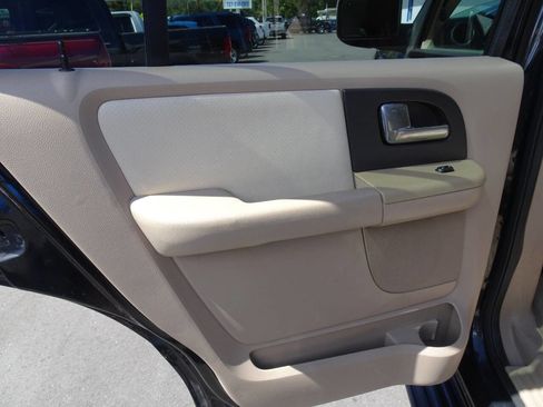 Used 2004 Ford Expedition XLT image 23