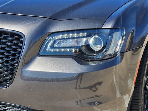 Used 2021 Chrysler 300 Touring w/ Sport Appearance Package image 9