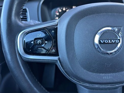 Used 2017 Volvo XC90 T5 Momentum w/ Vision Package image 25