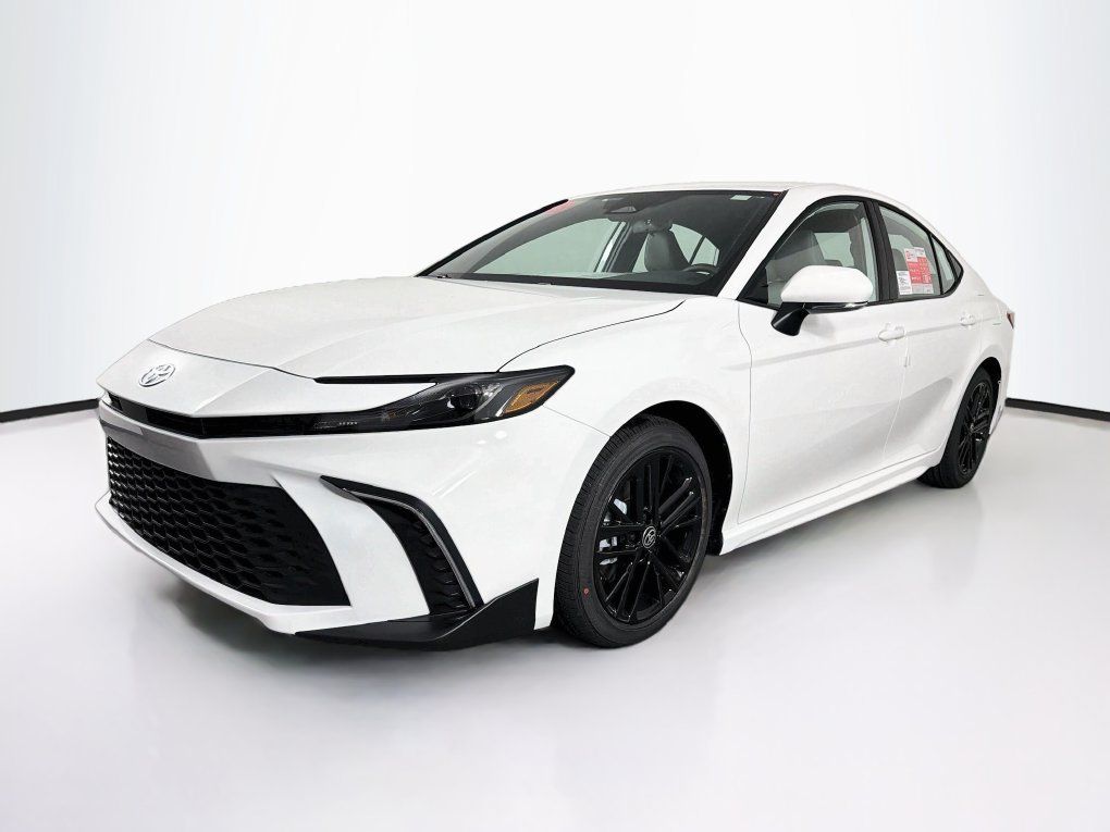 Used 2026 Toyota Camry SE FWD image 3