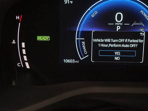 Used 2025 Toyota Camry SE w/ Convenience Package FWD image 2