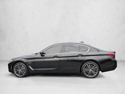 Used 2023 BMW 530e xDrive AWD/4WD image 4