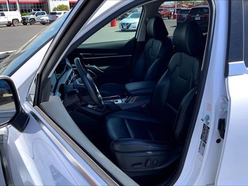 Used 2025 Kia Telluride S AWD/4WD image 8