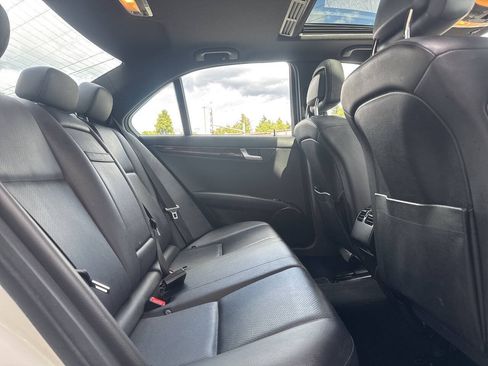 Used 2014 Mercedes-Benz C 250 Sedan image 19