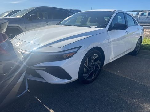Certified 2025 Hyundai Elantra Sport image 1