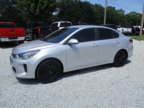 Used 2019 Kia Rio S image 1