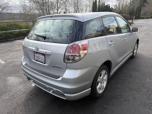 Used 2006 Toyota Matrix XR FWD image 5
