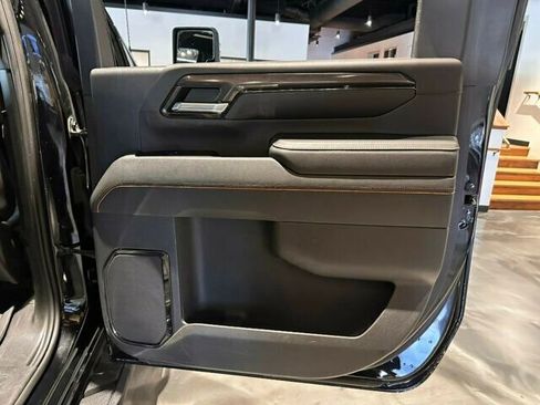 Used 2024 GMC Sierra 2500 AT4 w/ AT4 Premium Plus Package AWD/4WD image 25