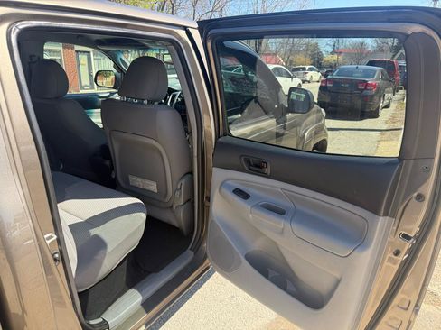 Used 2012 Toyota Tacoma 4x4 Double Cab w/ SR5 Pkg image 23