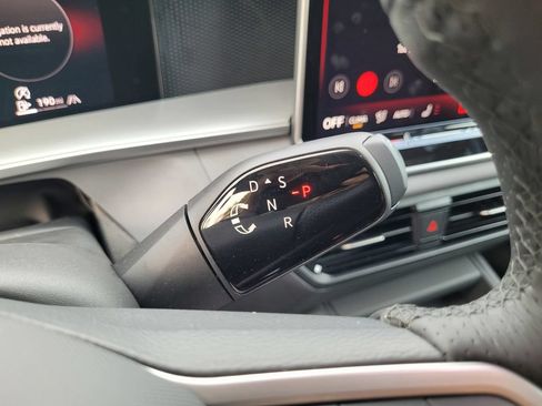 New 2026 Volkswagen Tiguan SE R-Line AWD/4WD image 23