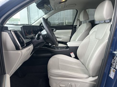 Used 2025 Kia Sorento S FWD image 13