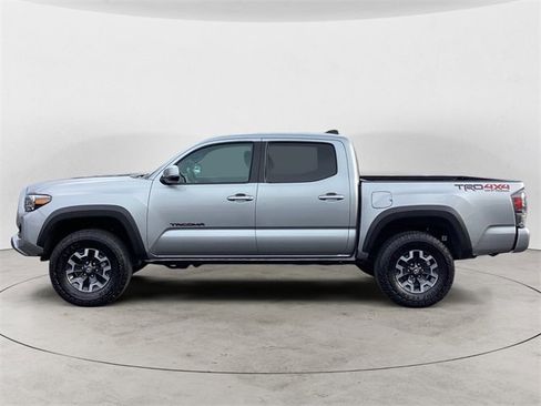 Certified 2023 Toyota Tacoma TRD Off-Road image 2
