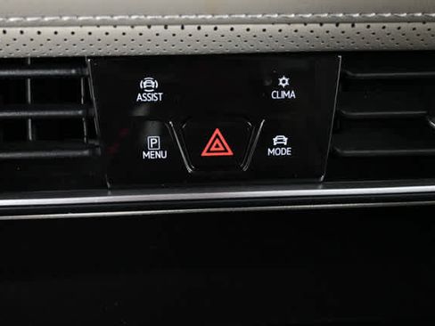 Used 2024 Volkswagen Atlas SEL Premium R-Line AWD/4WD image 29