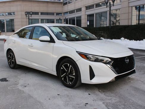 Used 2024 Nissan Sentra SV image 1