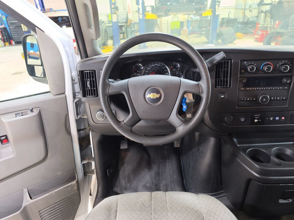 Used 2023 Chevrolet Express 3500 Extended RWD image 20