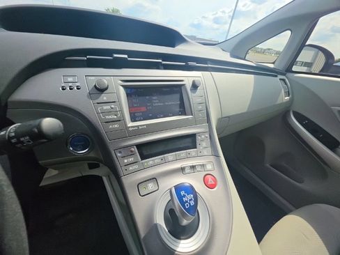 Used 2015 Toyota Prius Three FWD image 19