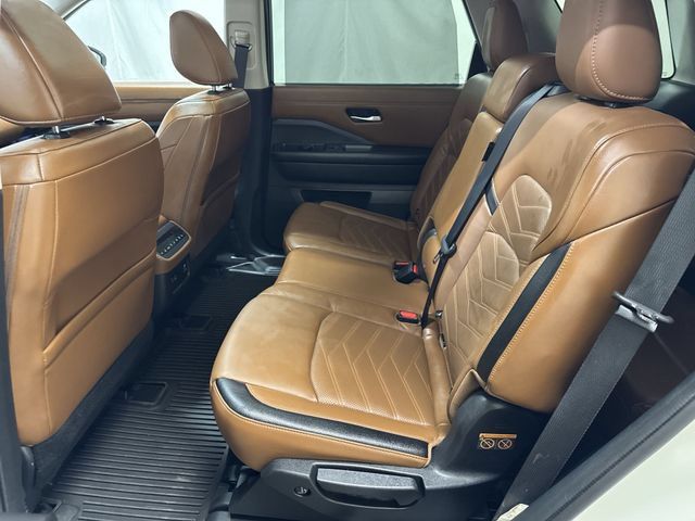 Used 2024 Nissan Pathfinder Platinum w/ Cargo Package FWD image 13