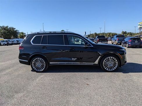 Used 2024 BMW X7 xDrive40i w/ Executive Package image 3