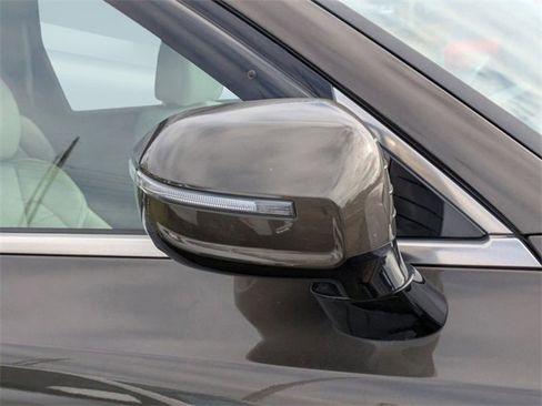 Used 2020 Kia Telluride SX w/ SX Prestige Package image 9