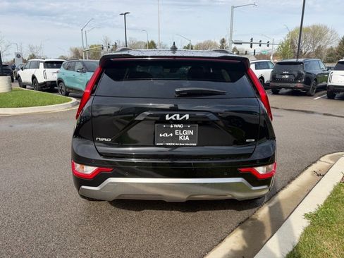 Used 2023 Kia Niro EX Touring FWD image 4