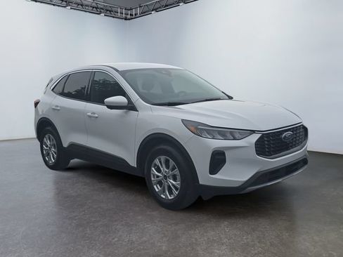 Used 2023 Ford Escape Active w/ Tech Pack #2 AWD/4WD image 7