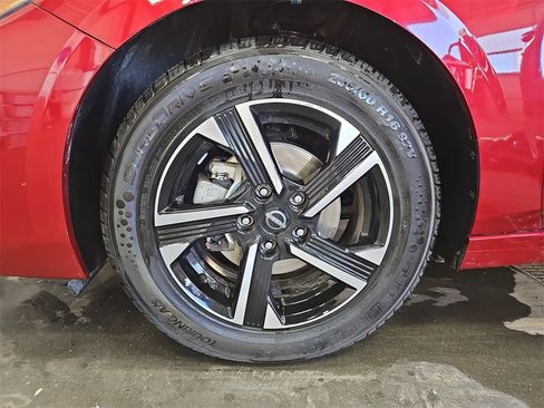 Used 2024 Nissan Sentra SV image 31