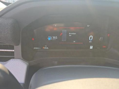 Used 2025 Ford Explorer Active AWD/4WD image 10