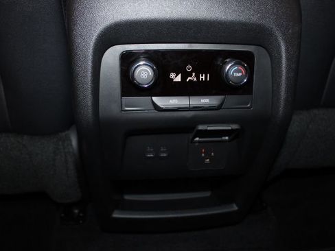 New 2026 Chevrolet Traverse Z71 w/ Enhanced Driving Package AWD/4WD image 23