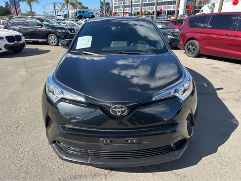 Used 2019 Toyota C-HR LE image 2