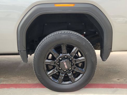 Used 2024 GMC Sierra 2500 AT4 w/ AT4 Premium Plus Package AWD/4WD image 34