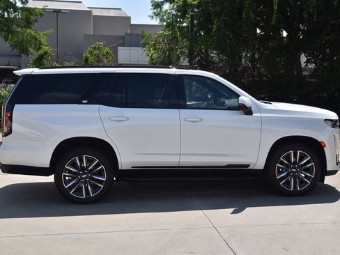Used 2023 Cadillac Escalade Sport AWD/4WD image 6