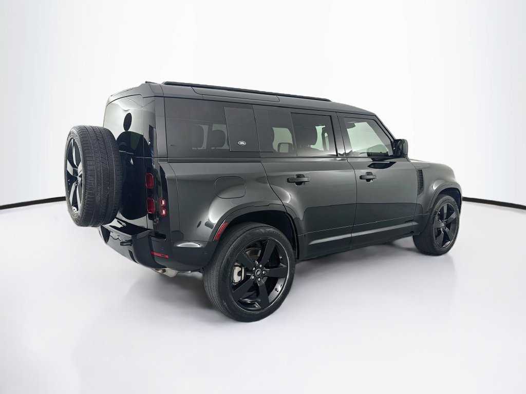 Certified 2024 Land Rover Defender 110 X-Dynamic SE AWD/4WD image 5