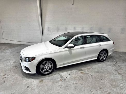 Used 2017 Mercedes-Benz E 400 4MATIC Wagon image 23
