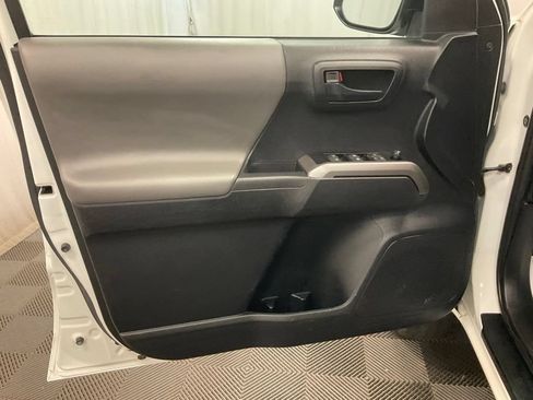 Used 2023 Toyota Tacoma SR5 w/ Technology Package AWD/4WD image 15