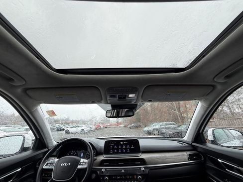 Certified 2022 Kia Telluride SX w/ SX Prestige Package image 25