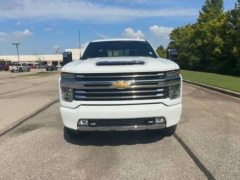 Certified 2022 Chevrolet Silverado 2500 High Country w/ Technology Package AWD/4WD image 3