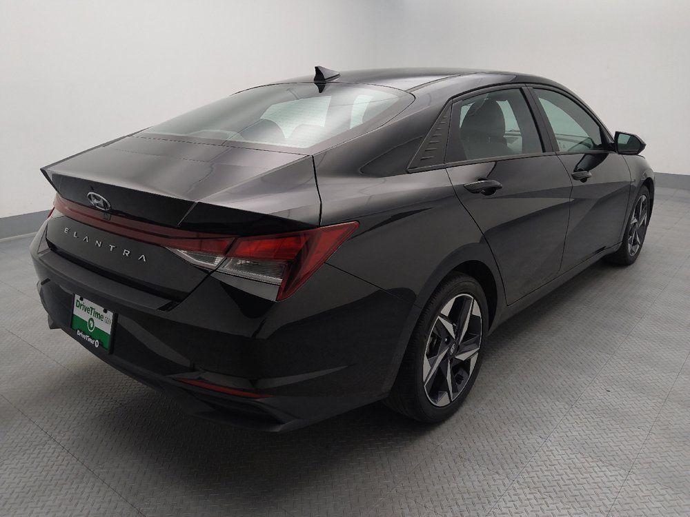 Used 2023 Hyundai Elantra SEL w/ Convenience Package FWD image 10