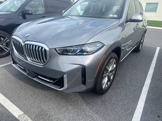 Used 2025 BMW X5 xDrive40i w/ Parking Assistance Package AWD/4WD video 1