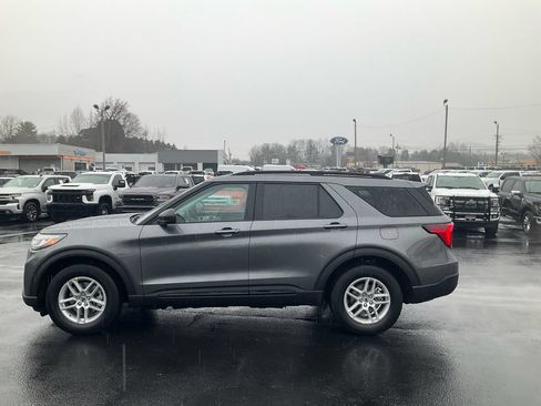 New 2026 Ford Explorer Active w/ Active Comfort Package RWD image 8