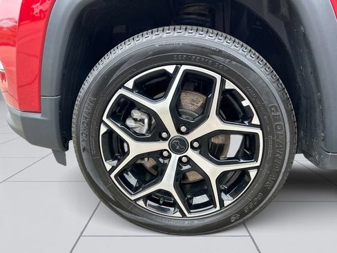Used 2025 Jeep Compass Limited AWD/4WD image 10