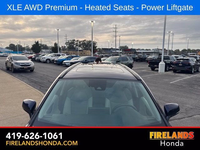 Used 2022 Toyota RAV4 XLE Premium AWD/4WD image 9