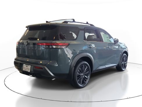 New 2026 Nissan Pathfinder SL image 4
