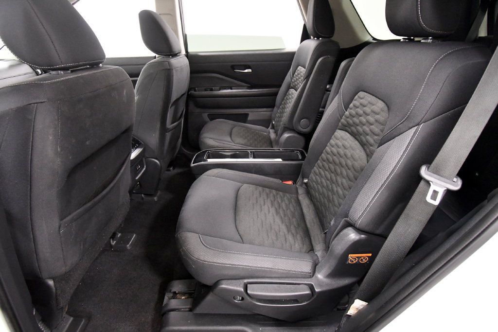 Used 2022 Nissan Pathfinder SV w/ SV Premium Package AWD/4WD image 15